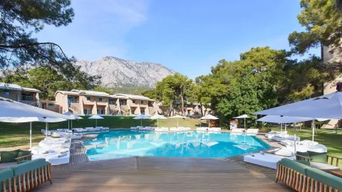 RIXOS SUNGATE CLUB DIAMOND Pools & Beach