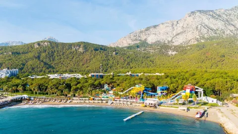 RIXOS SUNGATE CLUB DIAMOND Pools & Beach