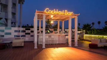 ROMA BEACH RESORT ADULT ONLT 16+ Bars
