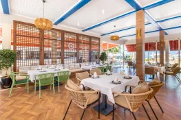 ROSE GARDEN PREMIUM HOTEL Restaurants