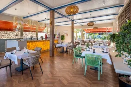 ROSE GARDEN PREMIUM HOTEL Restaurants