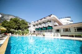 ROSE GARDEN PREMIUM HOTEL Pools & Beach