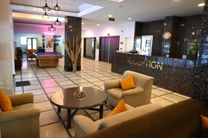 ROXX ROYAL HOTEL Lobby