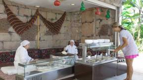 ROYAL ALHAMBRA PALACE Restaurants