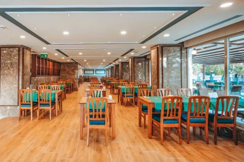 ROYAL ATLANTIS BEACH Restaurants