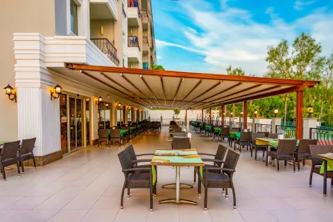 ROYAL ATLANTIS BEACH Restaurants