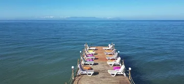 ROYAL BEACH HOTEL Pools & Beach