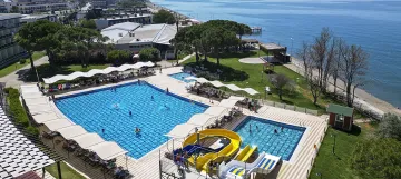 ROYAL BEACH HOTEL Pools & Beach