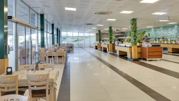ROYAL BEACH HOTEL Restaurants