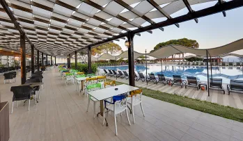 ROYAL BEACH HOTEL Restaurants