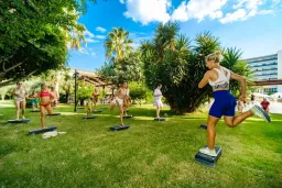 ROYAL GARDEN BEACH HOTEL Activities