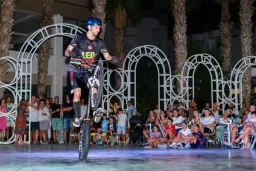ROYAL GARDEN BEACH HOTEL Activities