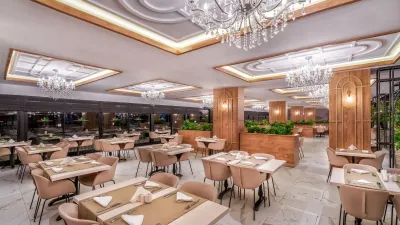 ROYAL GARDEN BEACH HOTEL Restaurants