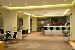 ROYAL PARADISE BEACH RESORT AND SPA Bars