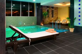 ROYAL PARADISE BEACH RESORT AND SPA Pools & Beach