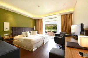 ROYAL PARADISE BEACH RESORT AND SPA Rooms