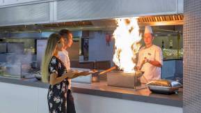 ROYAL SEGINUS Restaurants