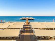ROYAL SEGINUS Pools & Beach