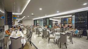 ROYAL SEGINUS Restaurants