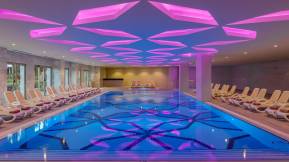 ROYAL TAJ MAHAL Pools & Beach