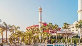 ROYAL TAJ MAHAL Pools & Beach