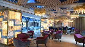 ROYAL WINGS HOTEL Bars