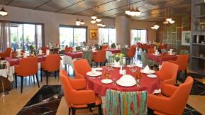 ROYAL WINGS HOTEL Restaurants