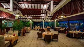ROYAL WINGS HOTEL Restaurants