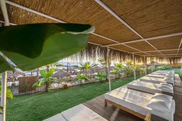 RUBI PLATINUM SIGN Pools & Beach