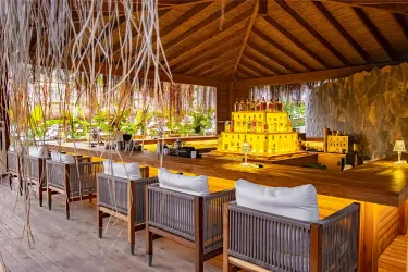 RUBI PLATINUM SIGN Restaurants
