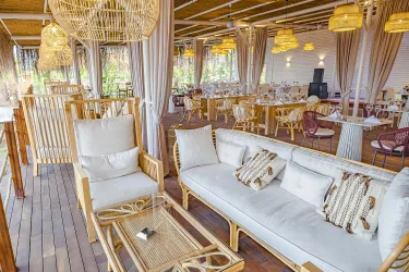 RUBI PLATINUM SIGN Restaurants