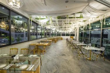 RUBI PLATINUM SIGN Restaurants