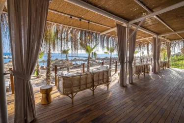 RUBI PLATINUM SIGN Restaurants