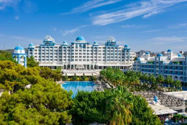 RUBI PLATINIUM SPA RESORT-SUITES