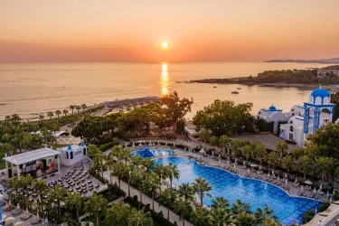 RUBI PLATINIUM SPA RESORT-SUITES Pools & Beach