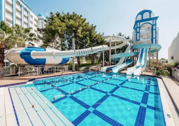 RUBI PLATINIUM SPA RESORT-SUITES Pools & Beach