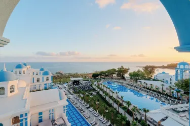 RUBI PLATINIUM SPA RESORT-SUITES Pools & Beach
