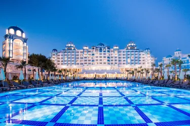RUBI PLATINIUM SPA RESORT-SUITES Pools & Beach