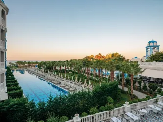 RUBI PLATINIUM SPA RESORT-SUITES Pools & Beach