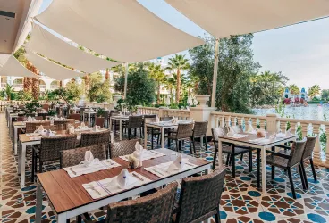RUBI PLATINIUM SPA RESORT-SUITES Restaurants