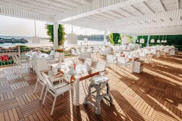 RUBI PLATINIUM SPA RESORT-SUITES Restaurants