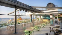 SAILORS BEACH CLUB Bars