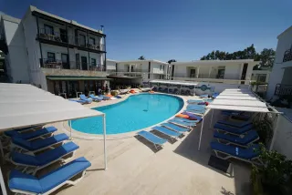 SALINAS BEACH HOTEL Pools & Beach
