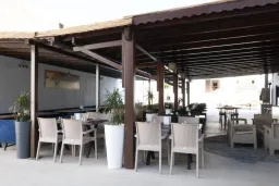 SALINAS BEACH HOTEL Restaurants