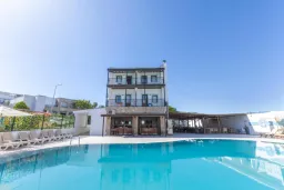 SALINAS BEACH HOTEL Pools & Beach