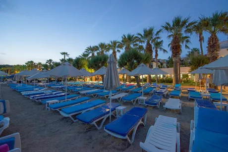SAMI BEACH HOTEL Pools & Beach
