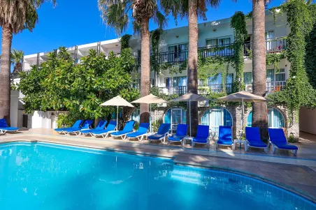 SAMI BEACH HOTEL Pools & Beach