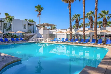 SAMI BEACH HOTEL Pools & Beach