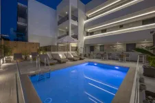 SANDY SEASIDE SUITES Pools & Beach