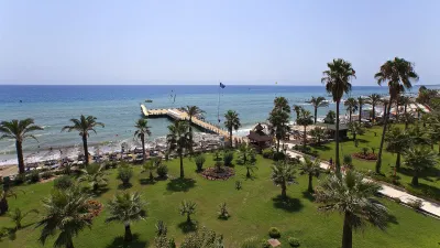 SAPHIR HOTEL-VILLAS Pools & Beach
